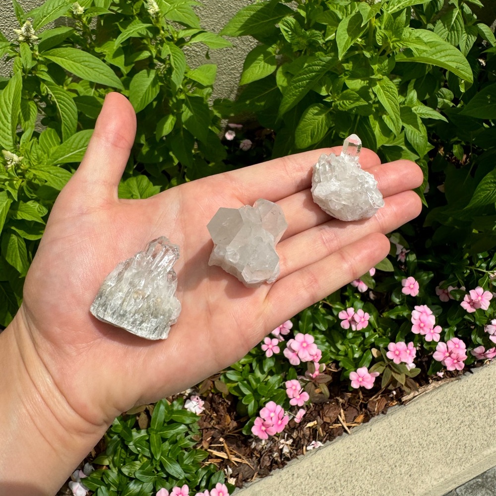 Small quartz clusters‎